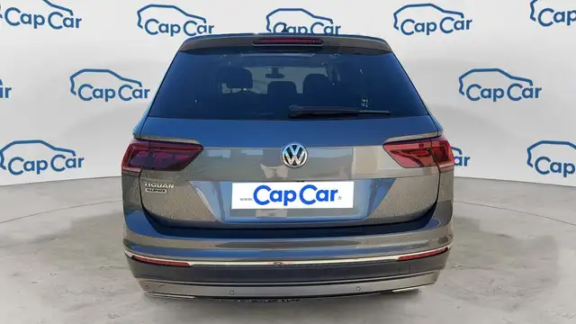 Volkswagen Tiguan Allspace view 3