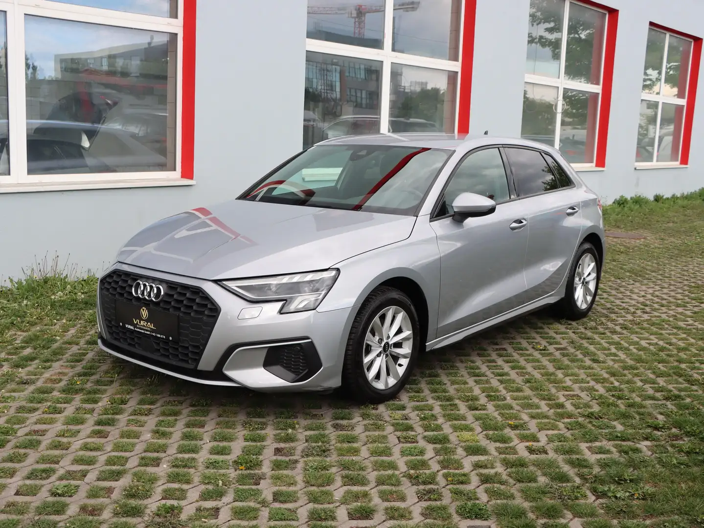 Audi A3 30 TDI SB S-TRONIC | LED | NAVI | 1.Besitzer | Grau - 2