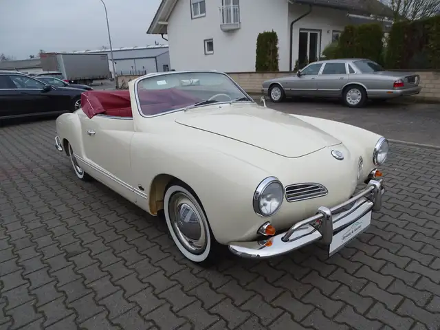 Volkswagen Karmann Ghia Cabrio vollständig restauriert