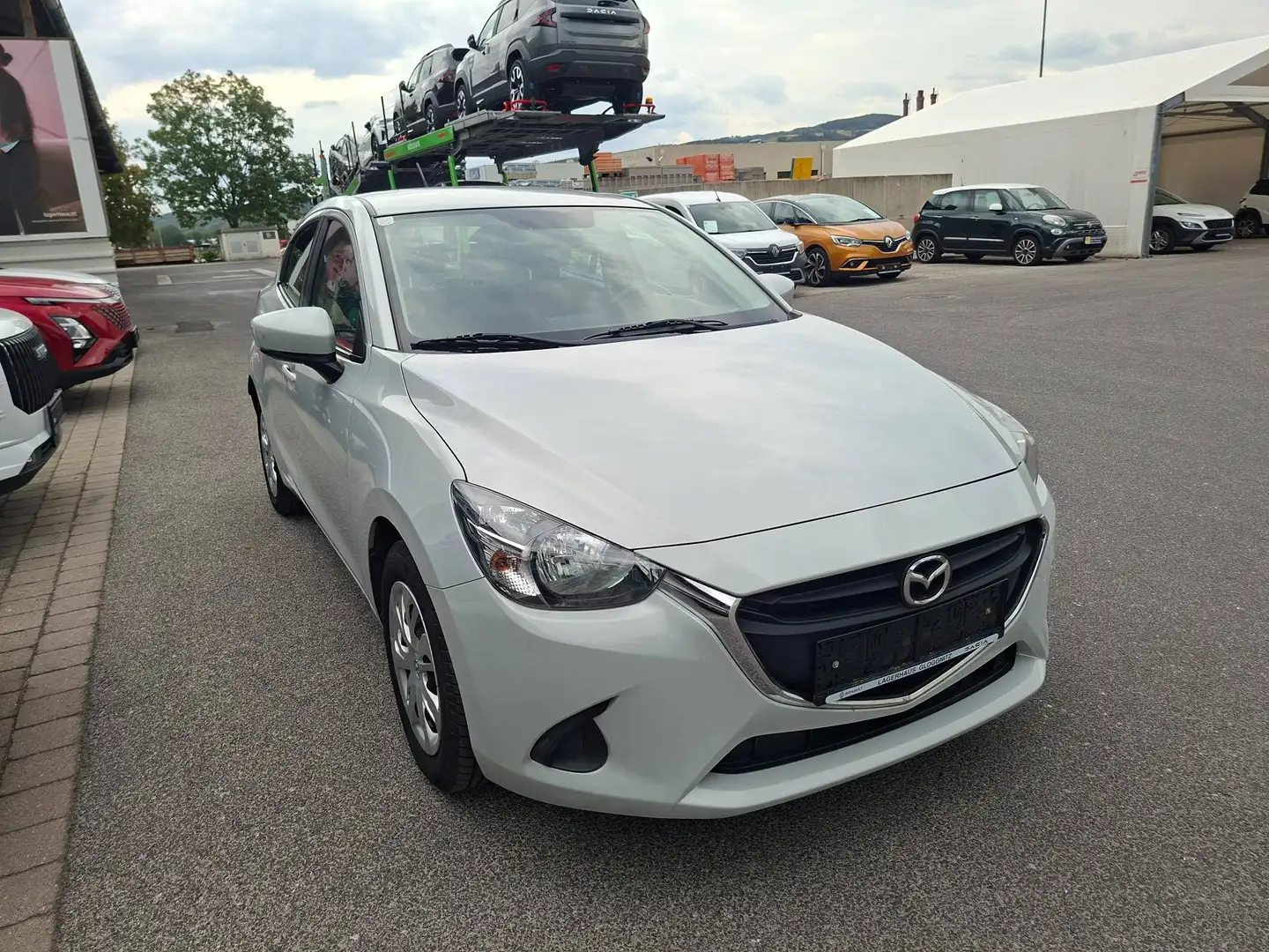 Mazda 2 G75 Challenge Beige - 2