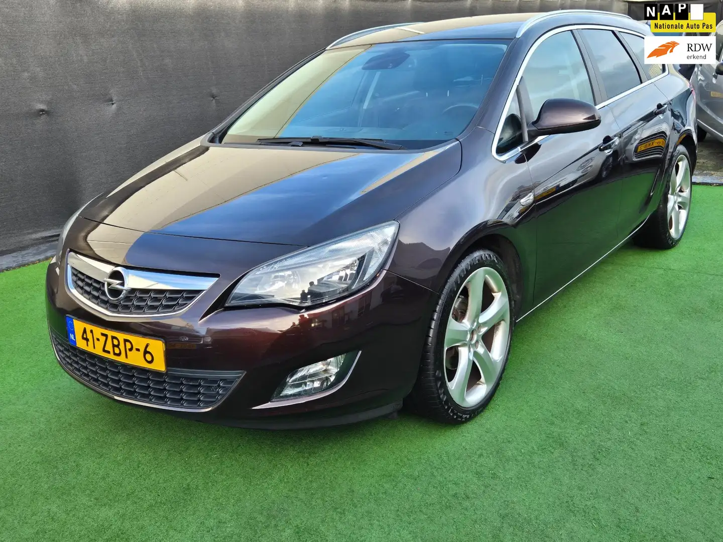 Opel Astra Sports Tourer 1.4 Turbo GT 1e eig NAP! Brun - 1