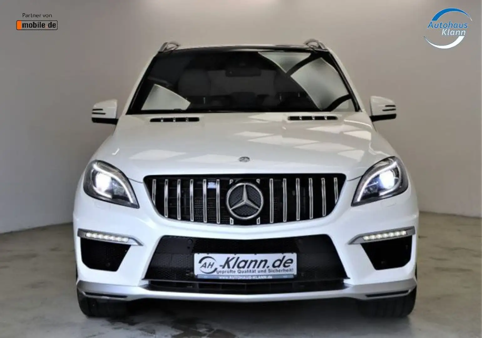 Mercedes-Benz ML 63 AMG 525PS V8 Biturbo 4-Matic Pano Keyless Weiß - 2
