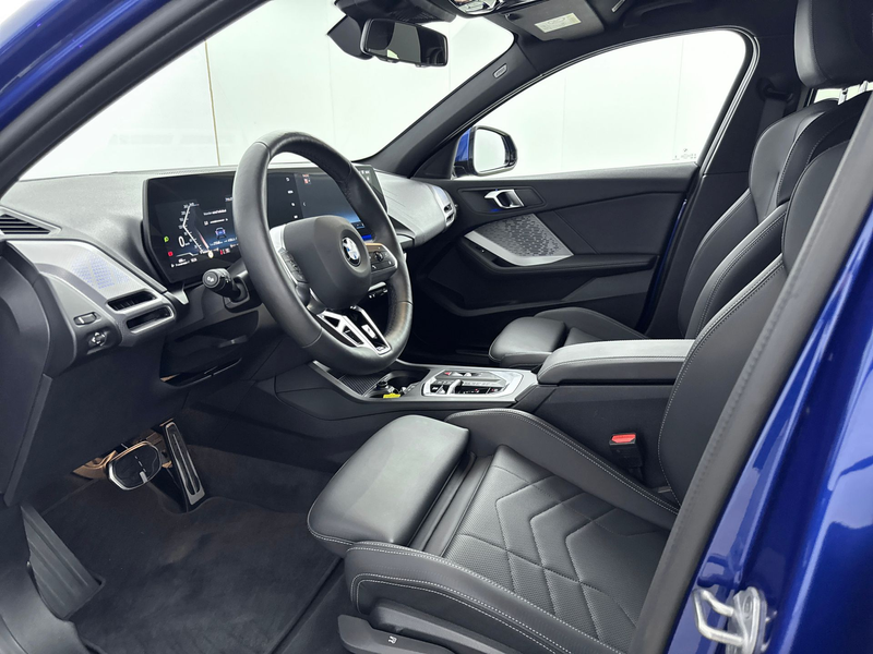 BMW 120 1 Serie M Sport Automaat / Sportstoelen / Achterui — photo 8