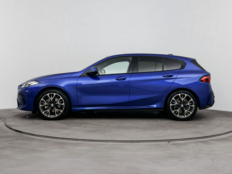 BMW 120 1 Serie M Sport Automaat / Sportstoelen / Achterui — photo 2