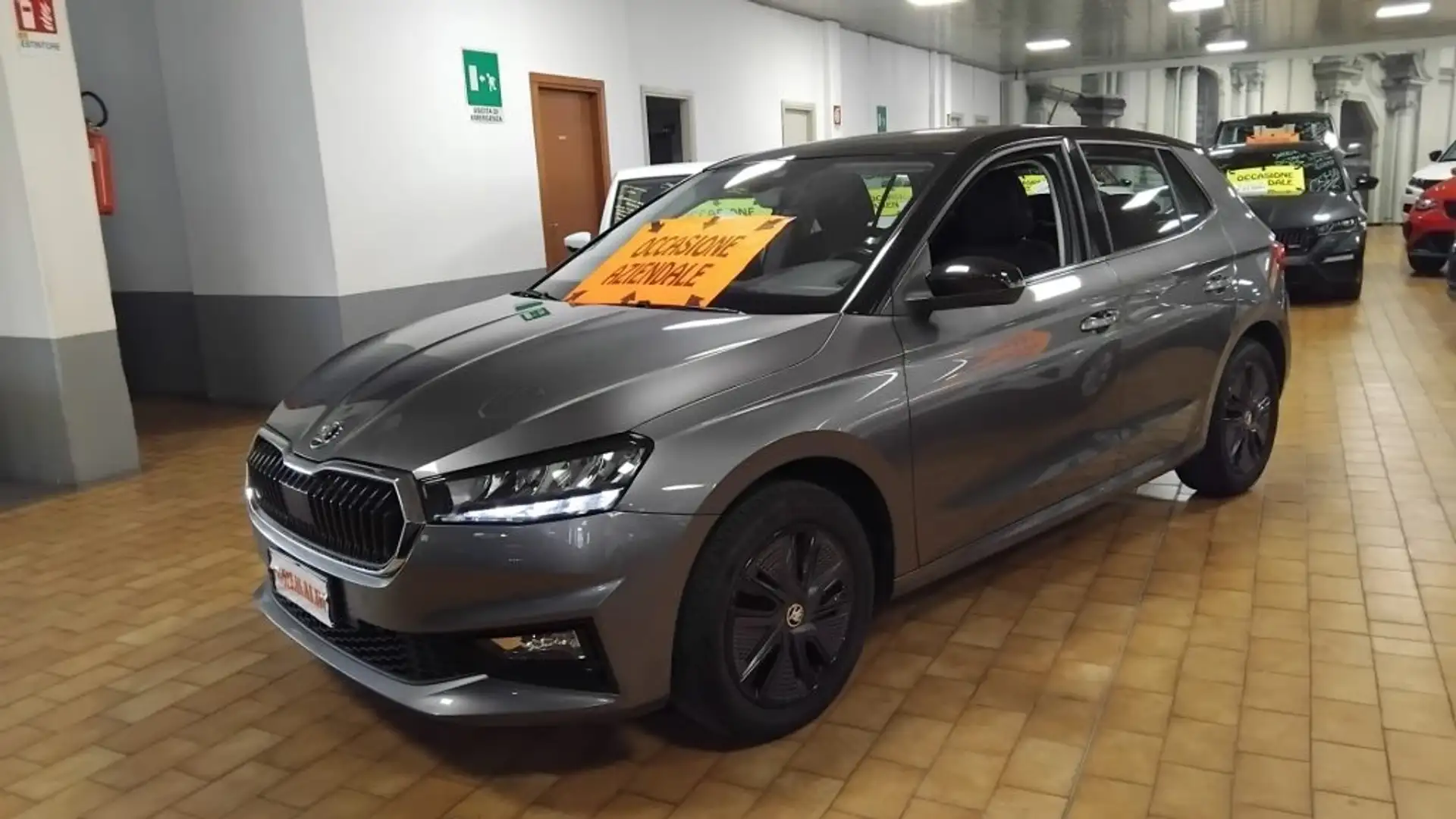 Skoda Fabia 1.0 MPI EVO 80 CV Style Gris - 2