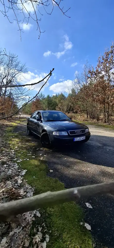 Audi A4 1.6, foto 1