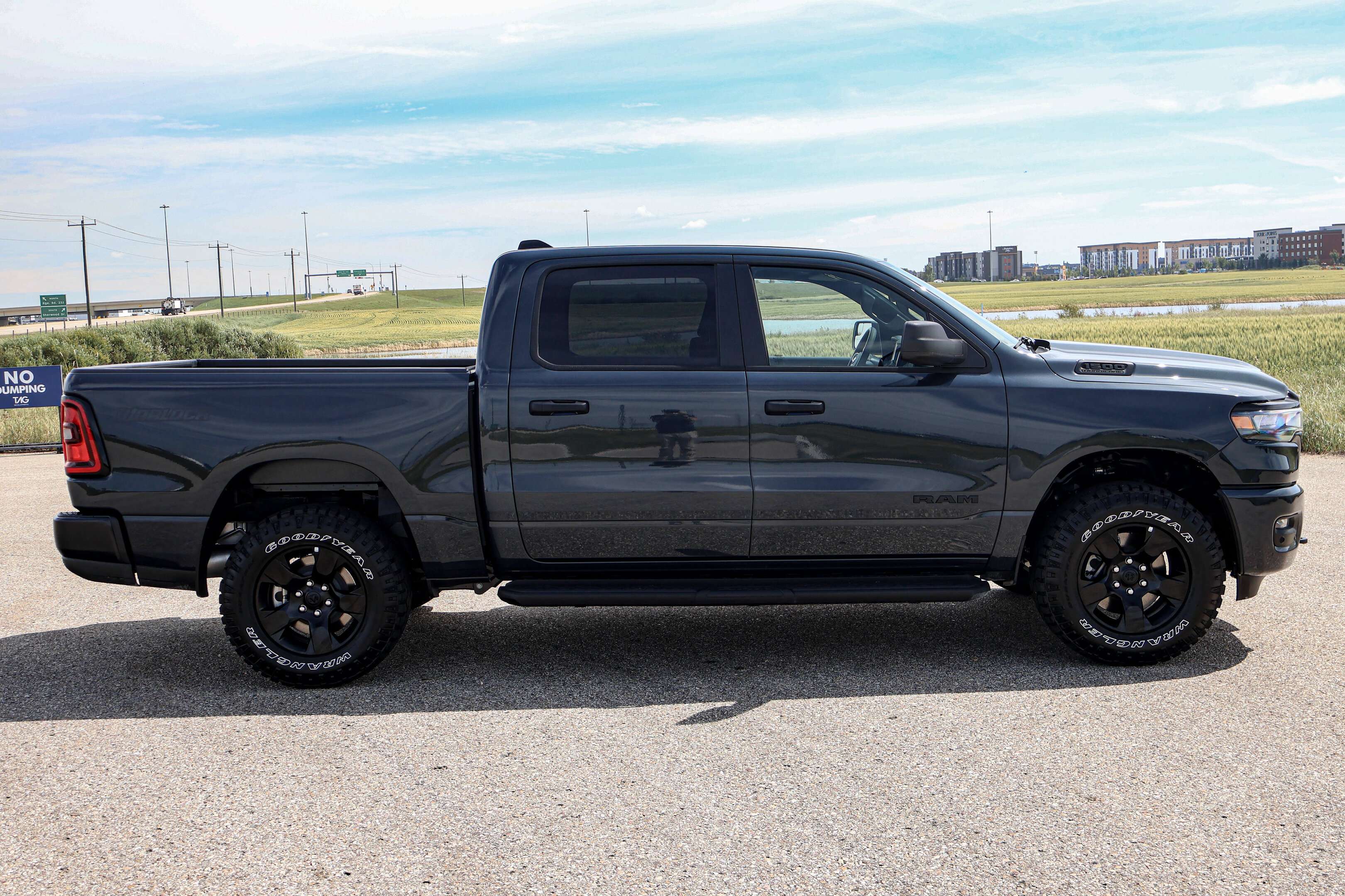 2026 RAM 1500 WARLOCK CREWCAB 4X4 — снимка 1