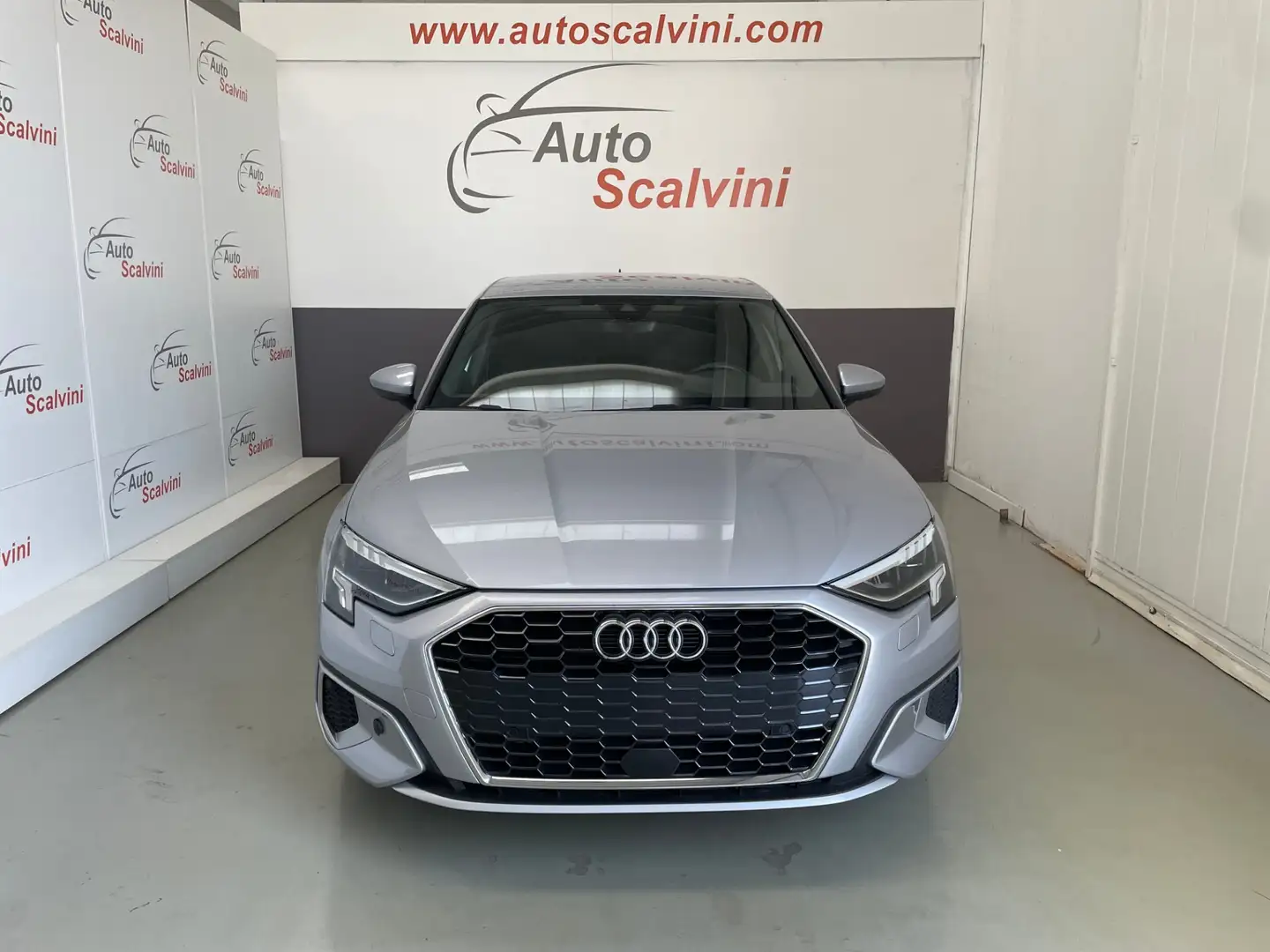 Audi A3 SPB 35 1.5 150CV TFSI S tronic Plateado - 2