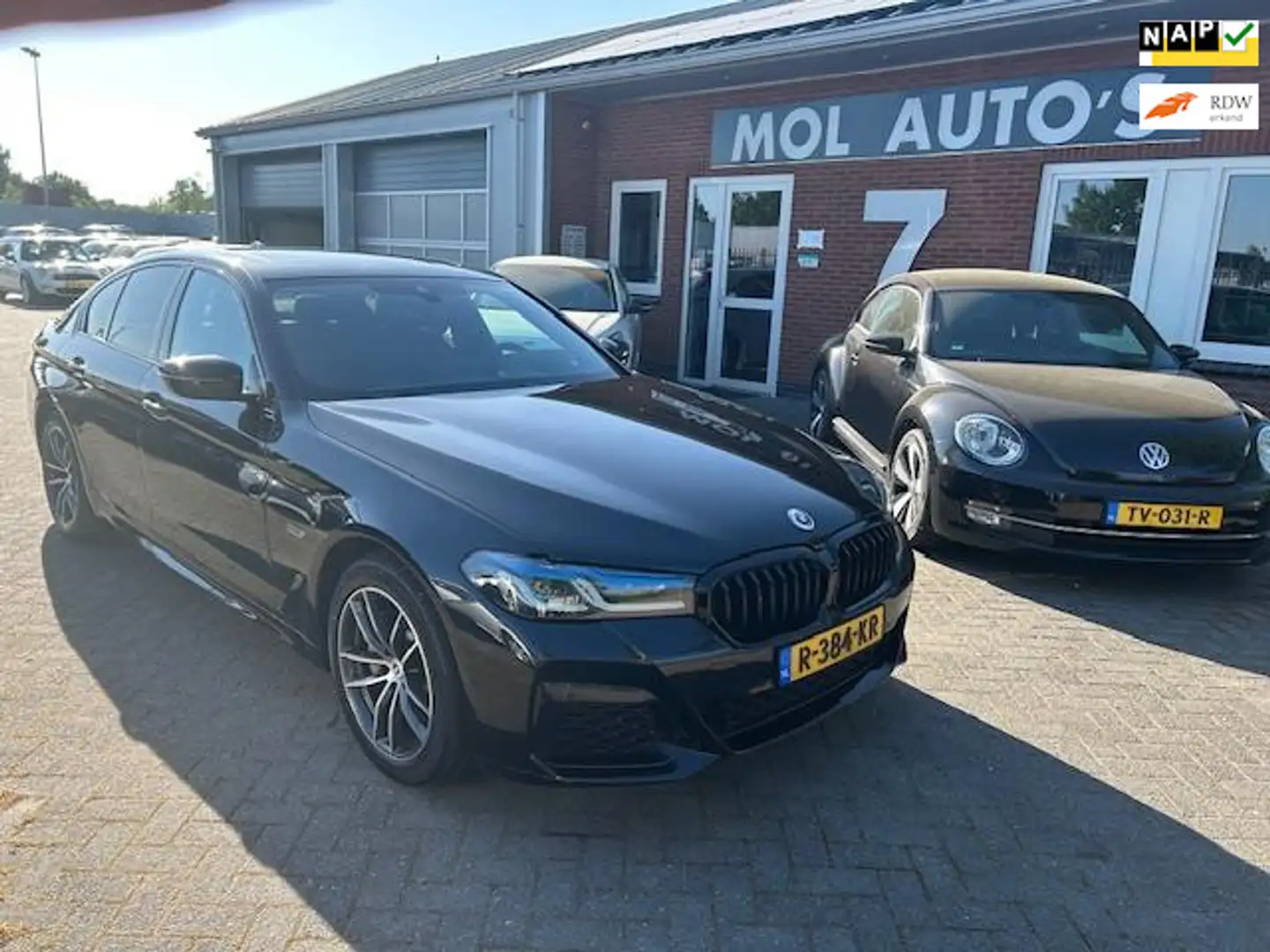 BMW 520 5-serie 520e M-sport Business Edition Plus Zwart - 1