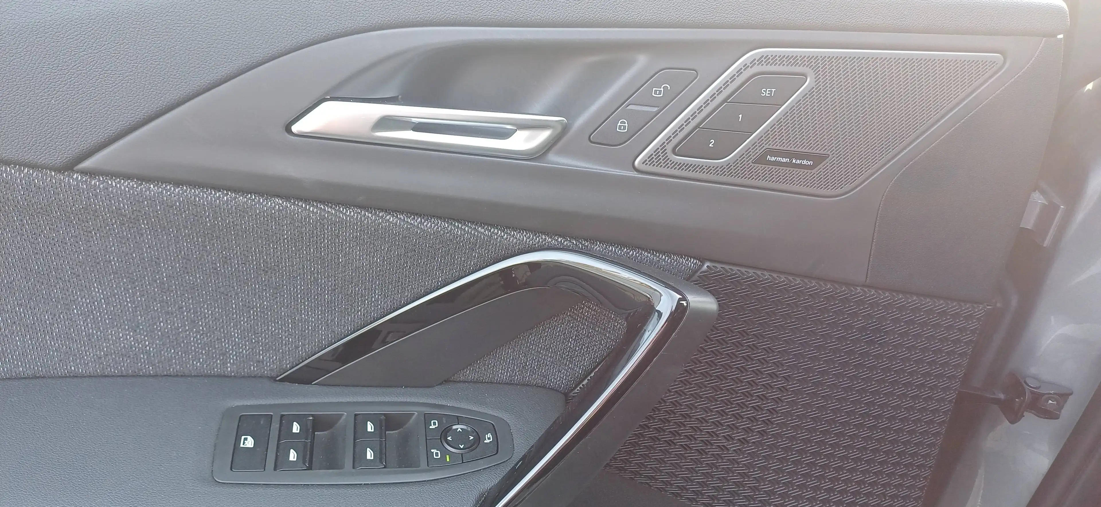 BMW X2 X2 sDrive20i Automatik-Klimaaut-Navi-360°-AHKschwenk-HeadUp-Memory-Sitzhzg-PDC-18Zoll-Massage — photo 14