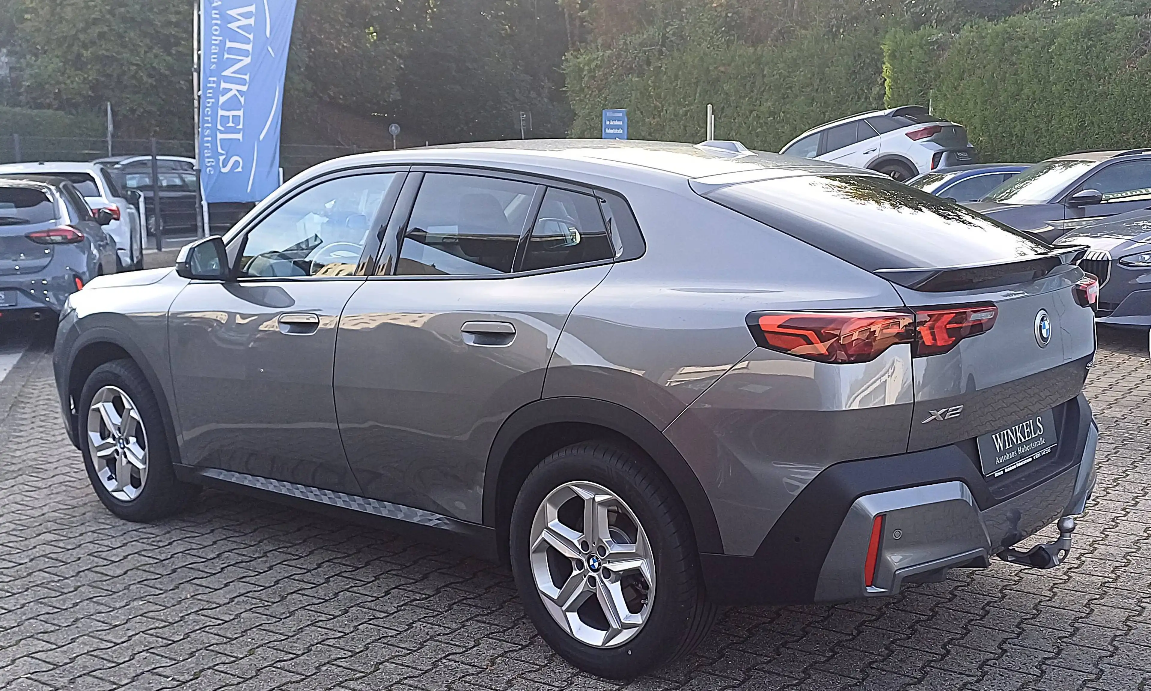 BMW X2 X2 sDrive20i Automatik-Klimaaut-Navi-360°-AHKschwenk-HeadUp-Memory-Sitzhzg-PDC-18Zoll-Massage — photo 5