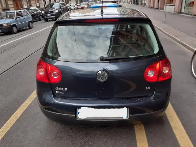 Volkswagen Golf view 3
