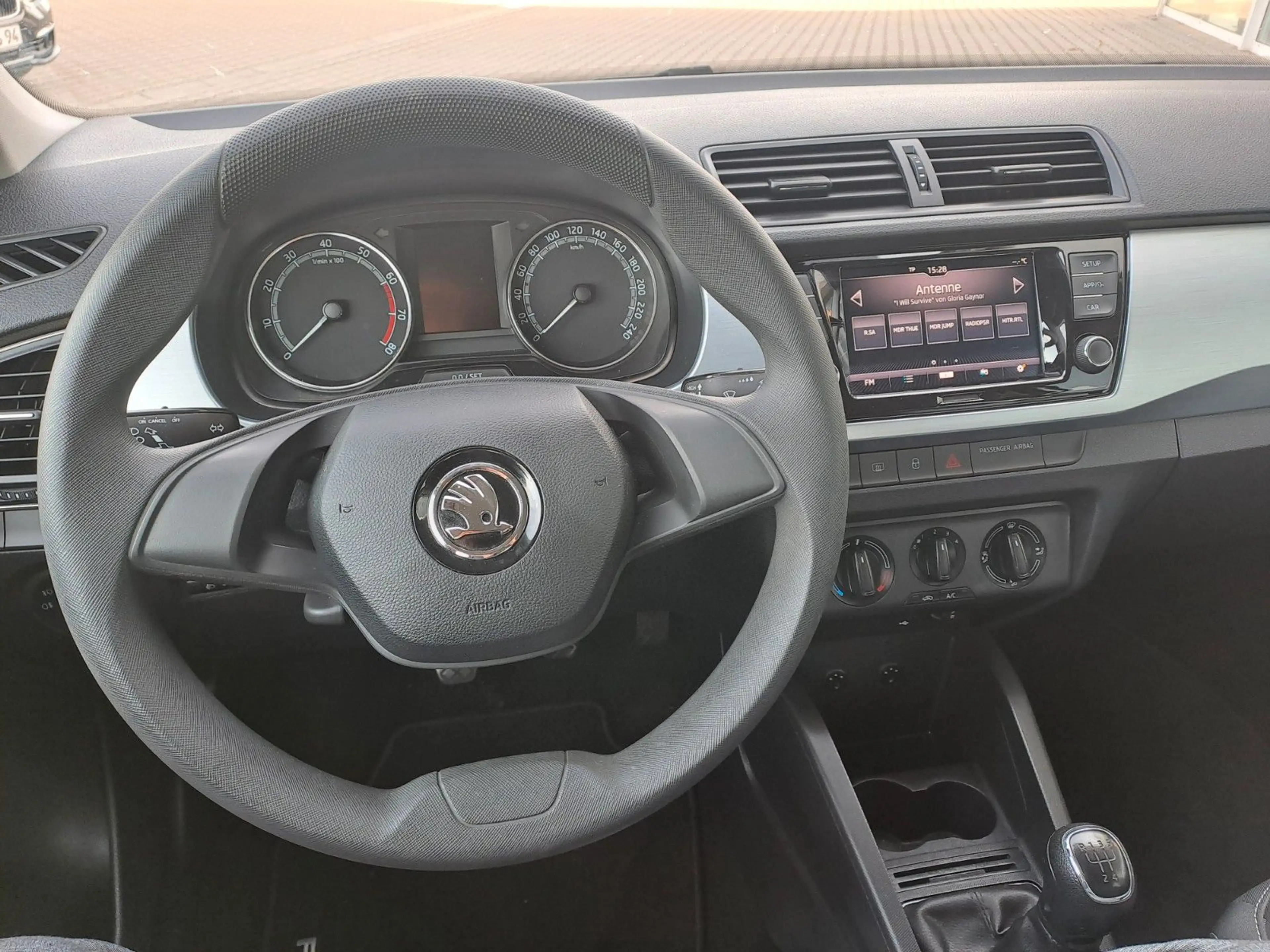 Skoda Fabia Ambition — photo 18