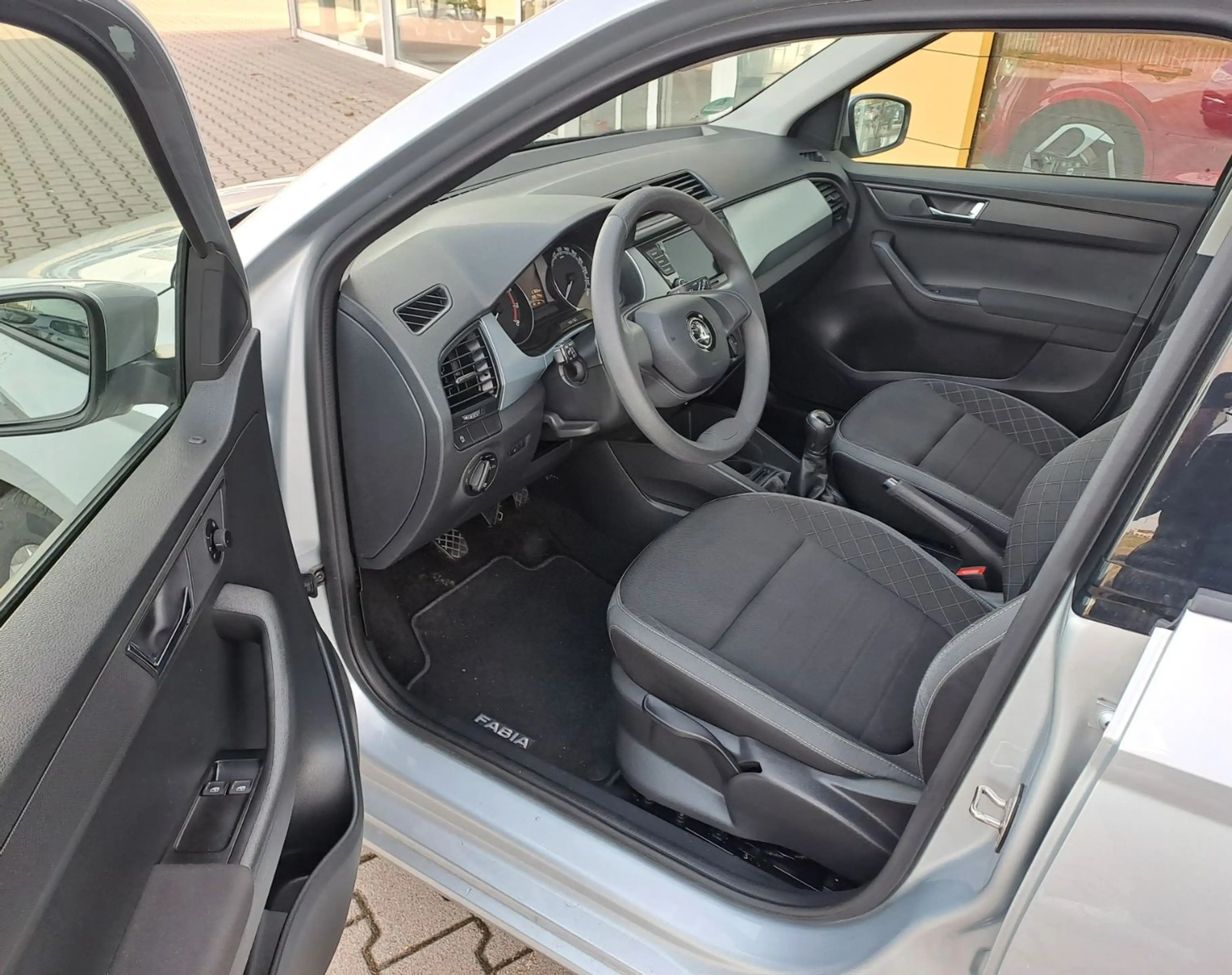 Skoda Fabia Ambition — photo 15