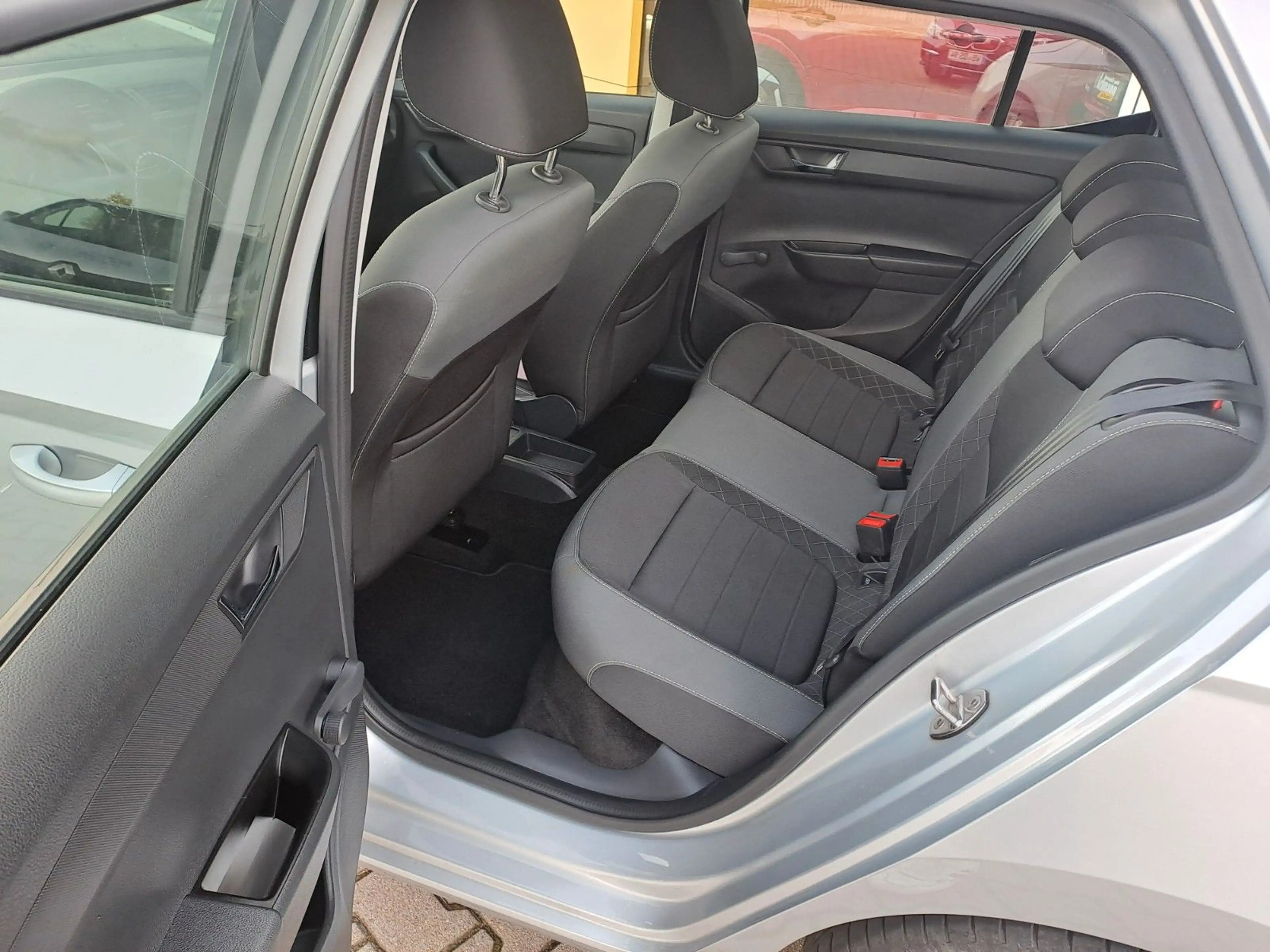 Skoda Fabia Ambition — photo 11