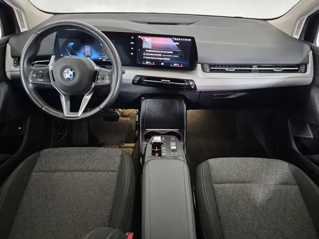 BMW 2 Series view 9
