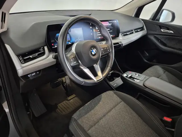 BMW 2 Series view 7