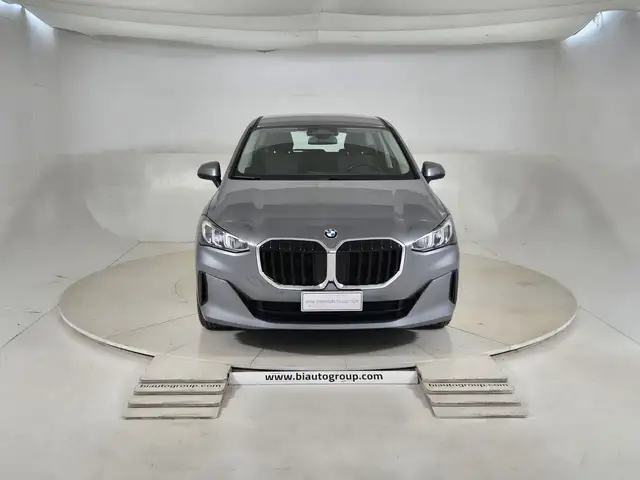 BMW 2 Series view 3