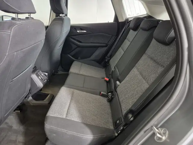 BMW 2 Series view 8