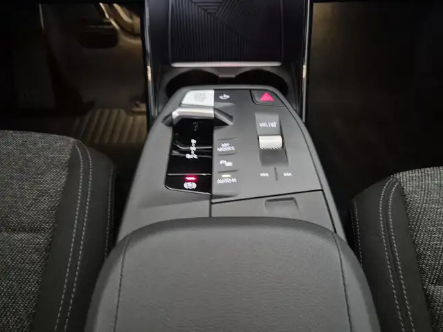 BMW 2 Series view 12