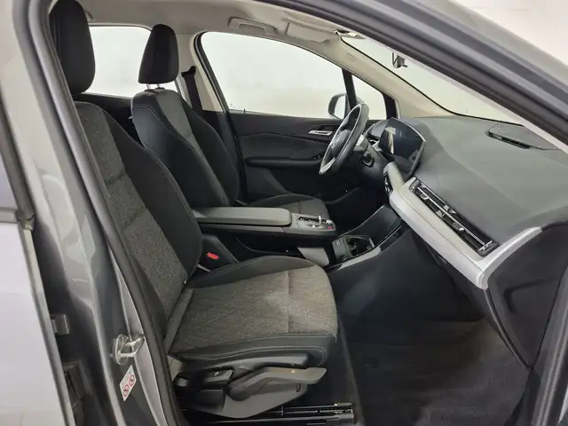 BMW 2 Series view 11