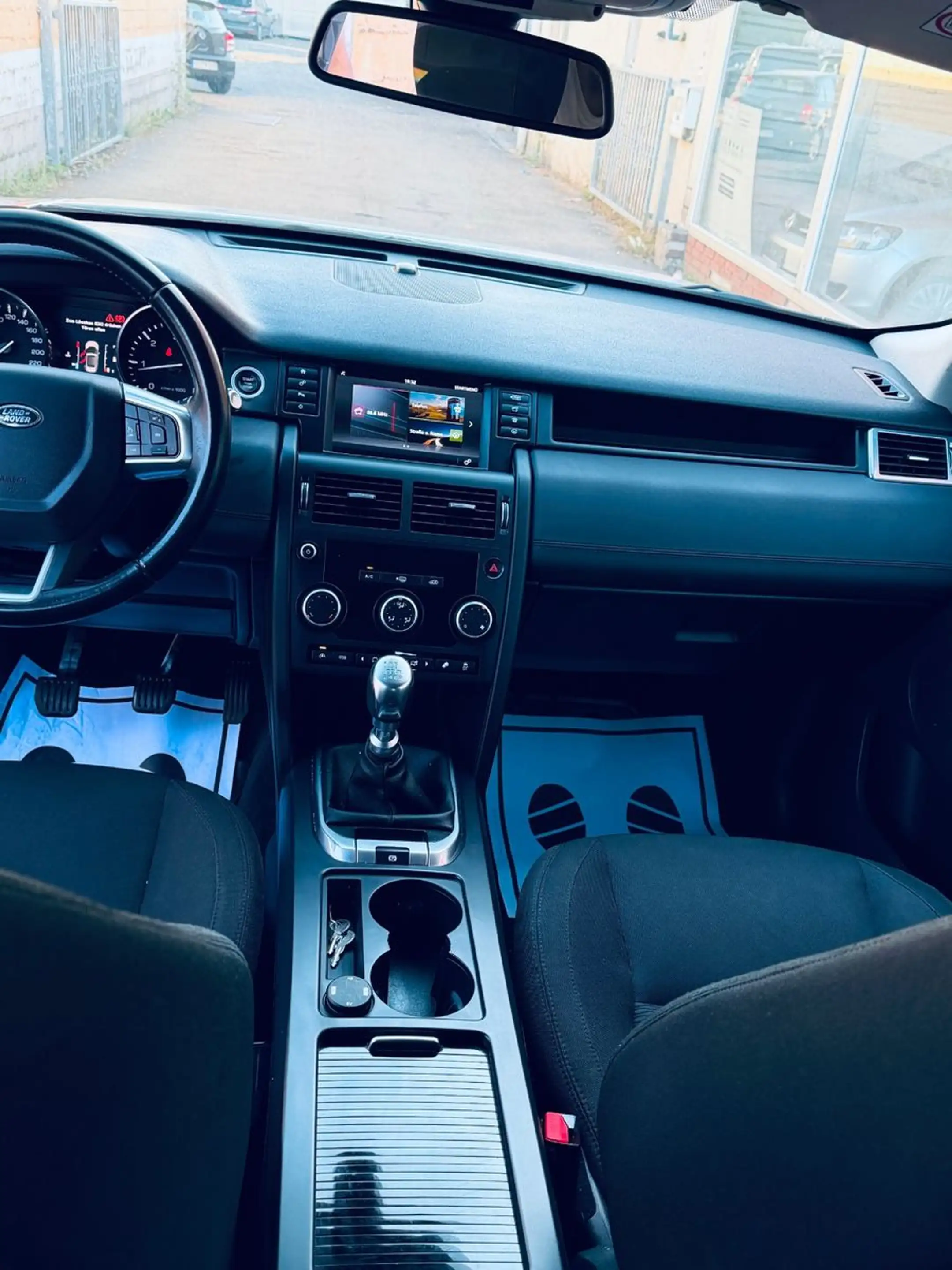 Land Rover Discovery Sport Basis AWD — photo 7