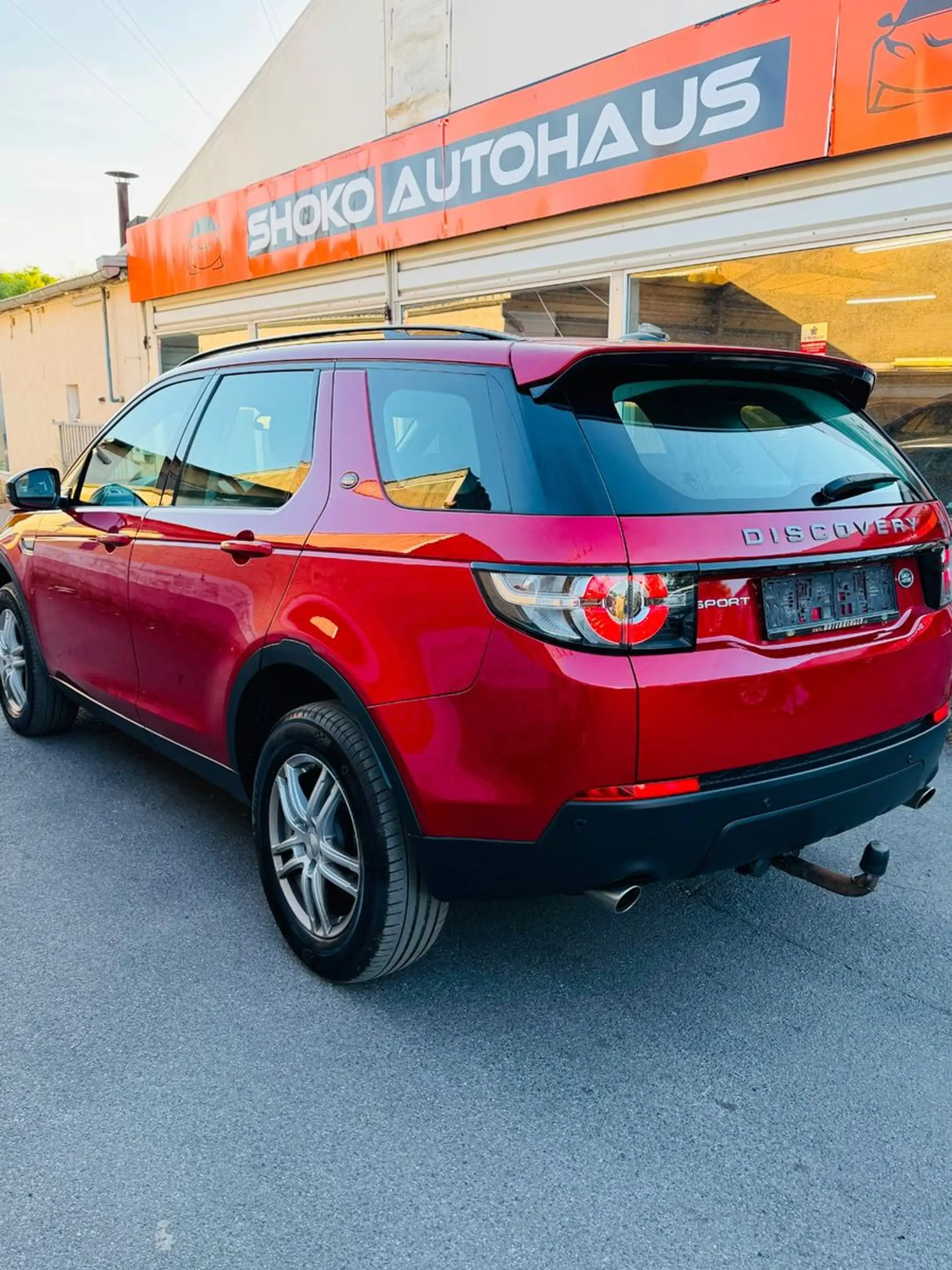 Land Rover Discovery Sport Basis AWD — photo 4