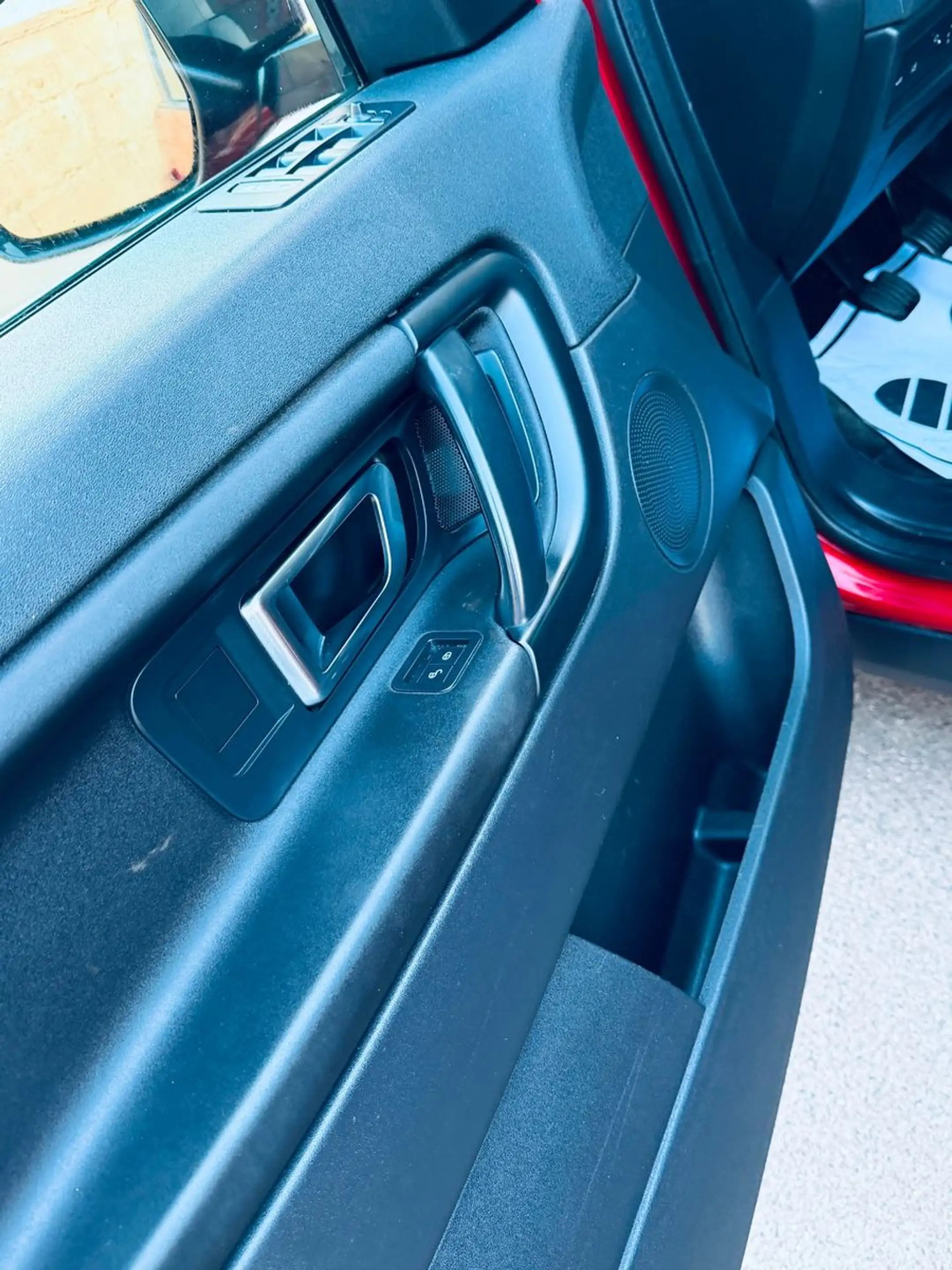 Land Rover Discovery Sport Basis AWD — photo 13