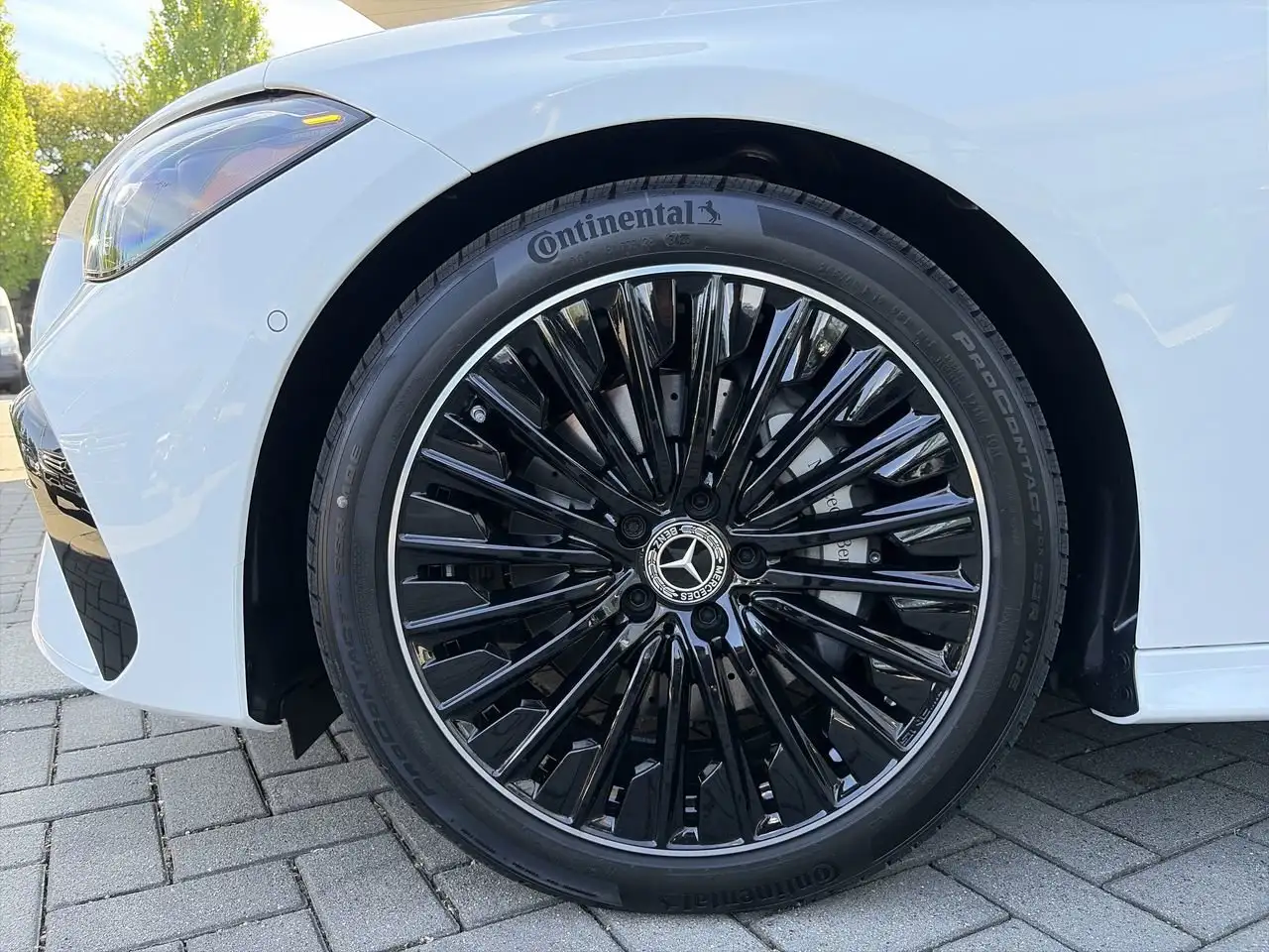 Mercedes-Benz CLE снимка Mercedes-Benz CLE