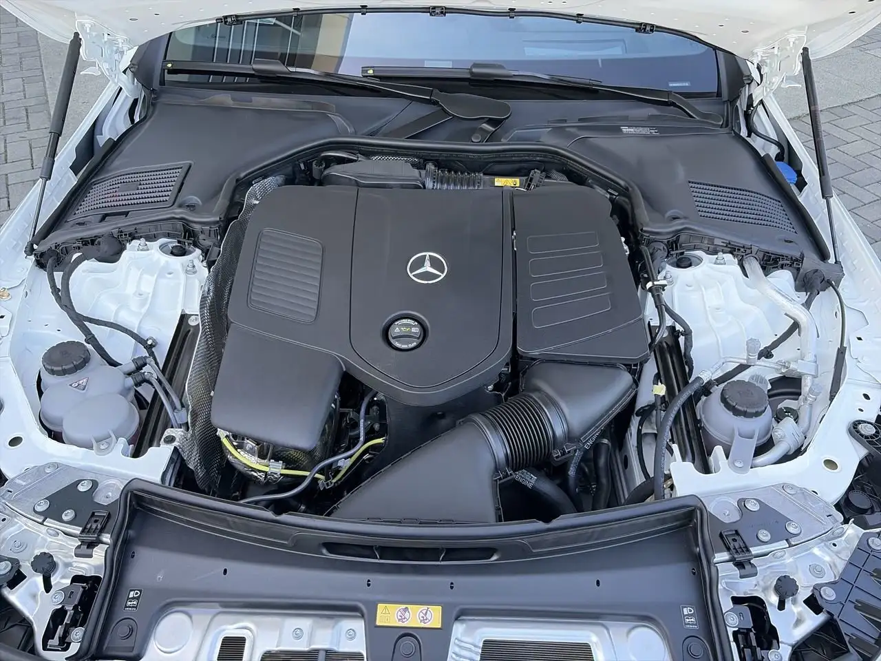 Mercedes-Benz CLE снимка Mercedes-Benz CLE