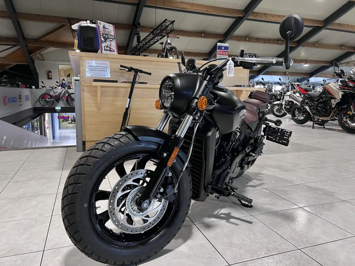 Indian Scout Bobber 1200cc / 100cv  Feux Led  Pathfinder Zwart - 2