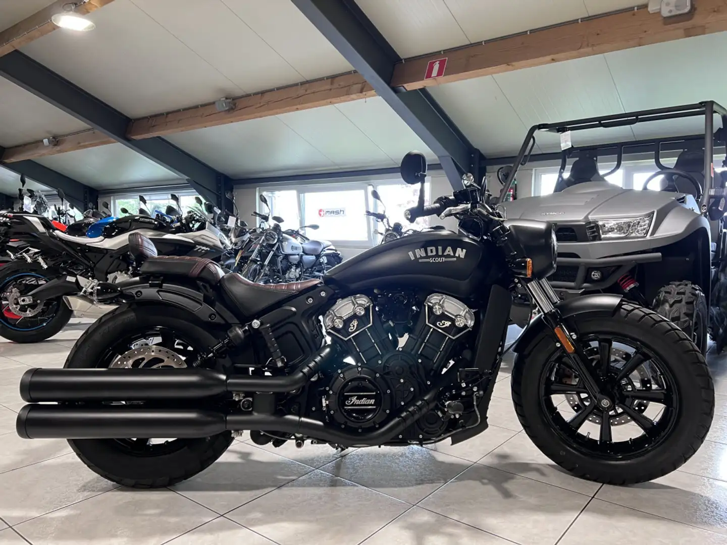 Indian Scout Bobber 1200cc / 100cv  Feux Led  Pathfinder Zwart - 1