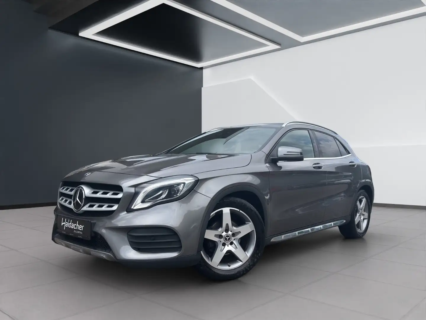 Mercedes-Benz GLA 200 d 4MATIC AMG Line LED eHeck AMG RKam Grau - 2