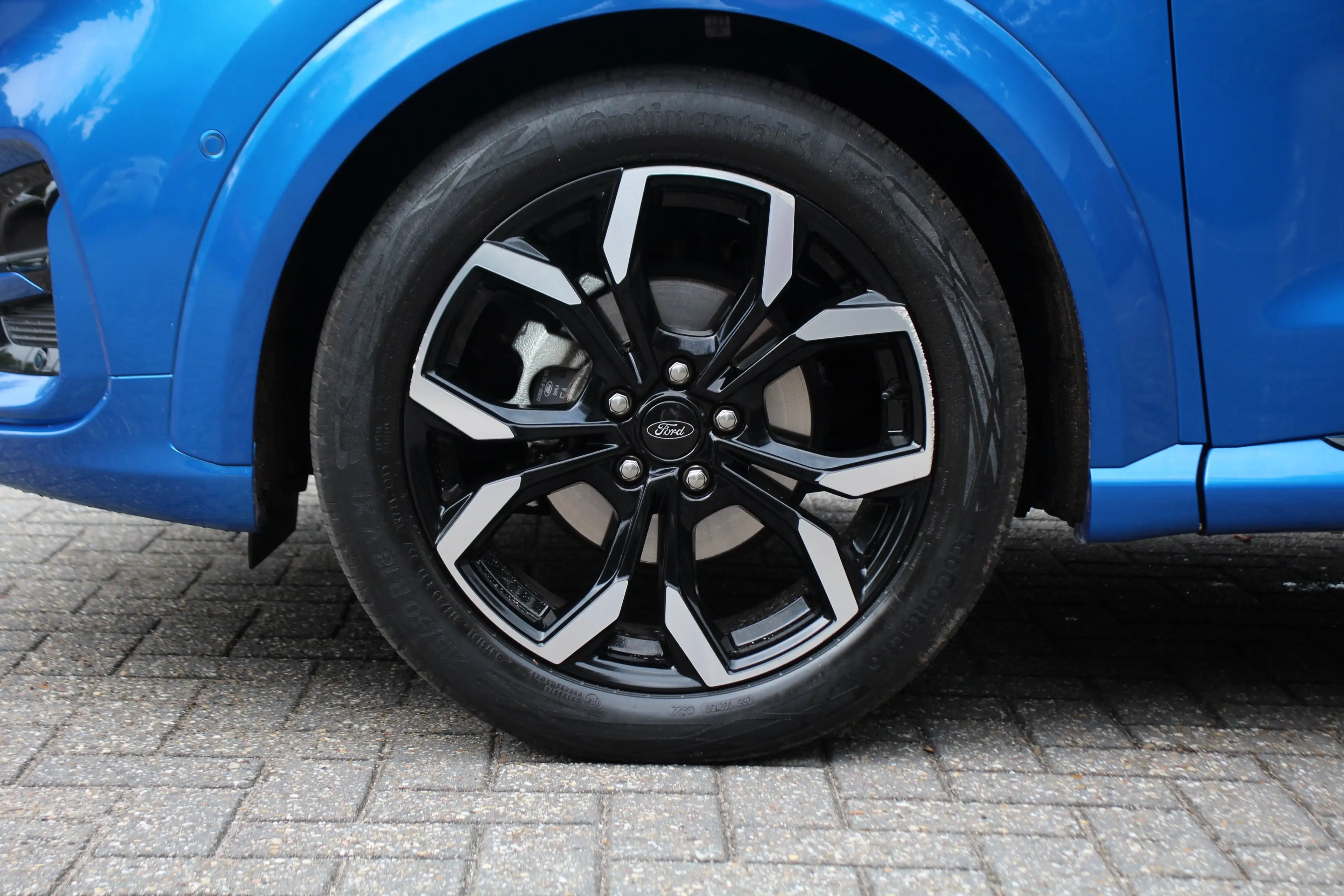 Ford Puma 1.0 EcoBoost Hybrid ST-Line X 155PK | ZWART DAK | — photo 31