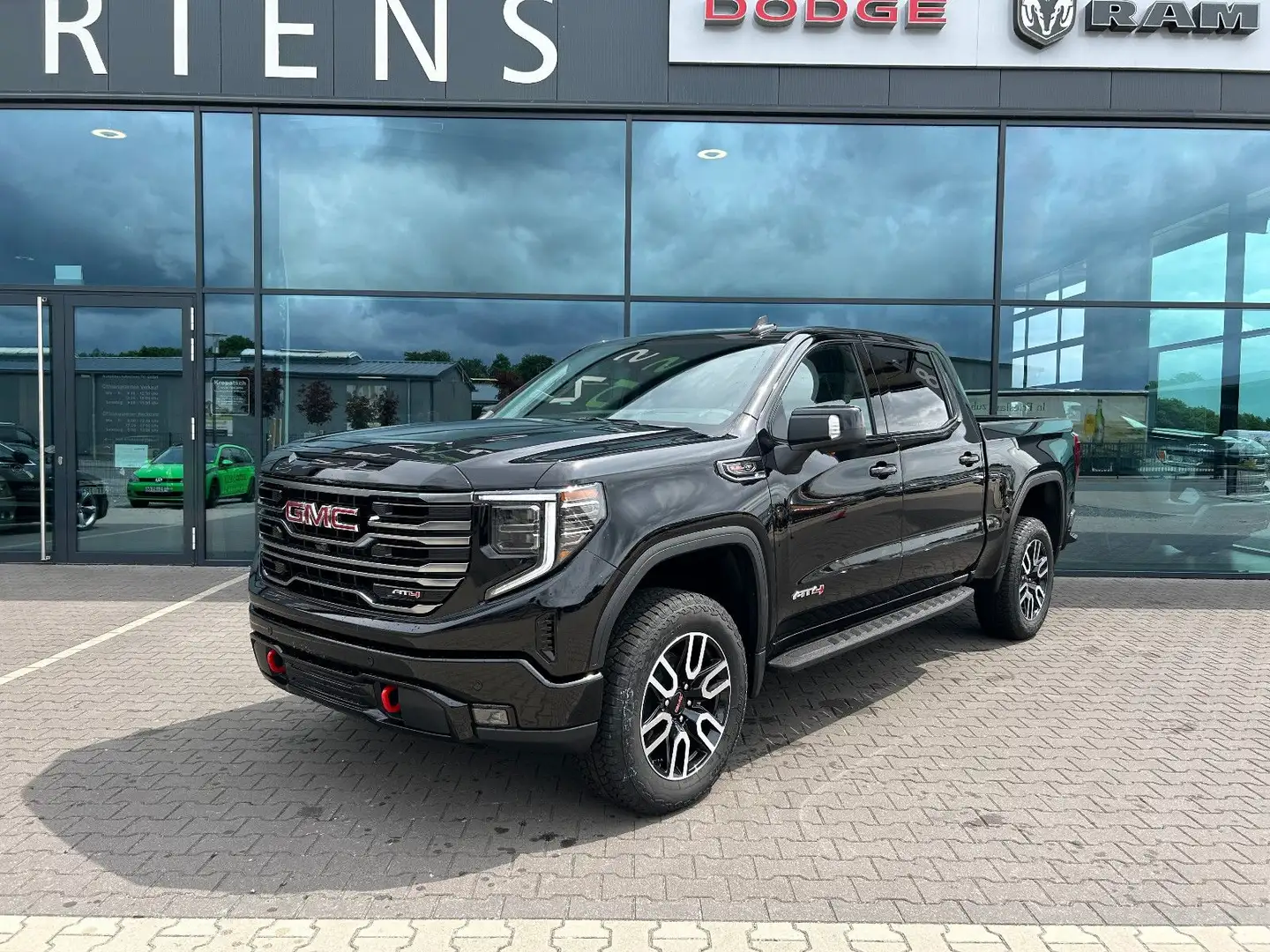 GMC Sierra 1500 AT4 6.2L V8 LED ACC HUD AHK 360° Чорний - 1