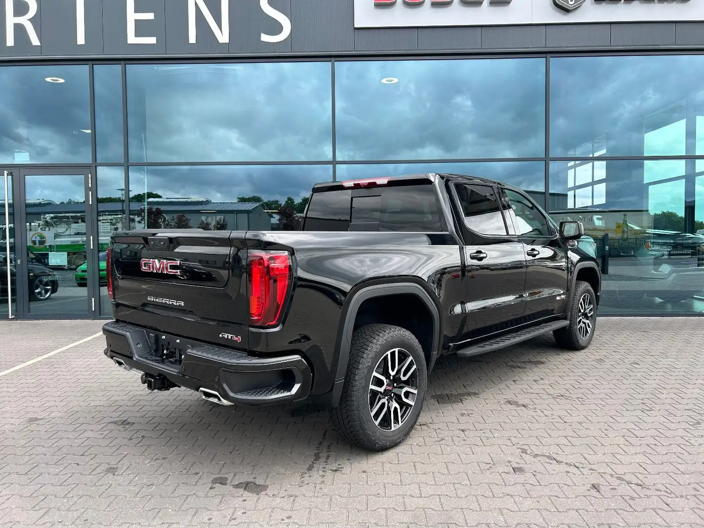 GMC Sierra 1500 AT4 6.2L V8 LED ACC HUD AHK 360° Чорний - 2