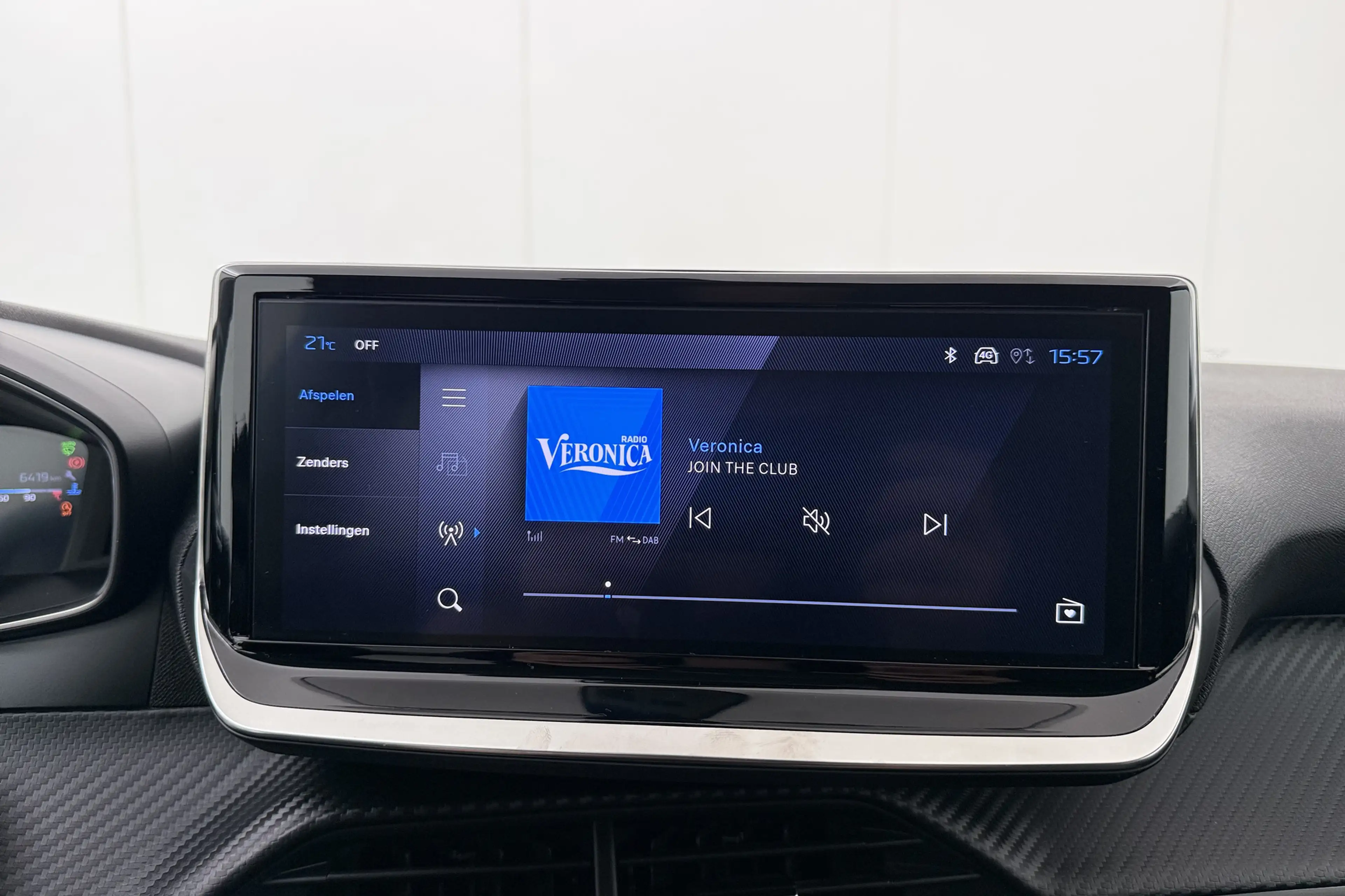 Peugeot 208 1.2T 101 PK Allure Half-Leder Carplay DAB Privacy — photo 21