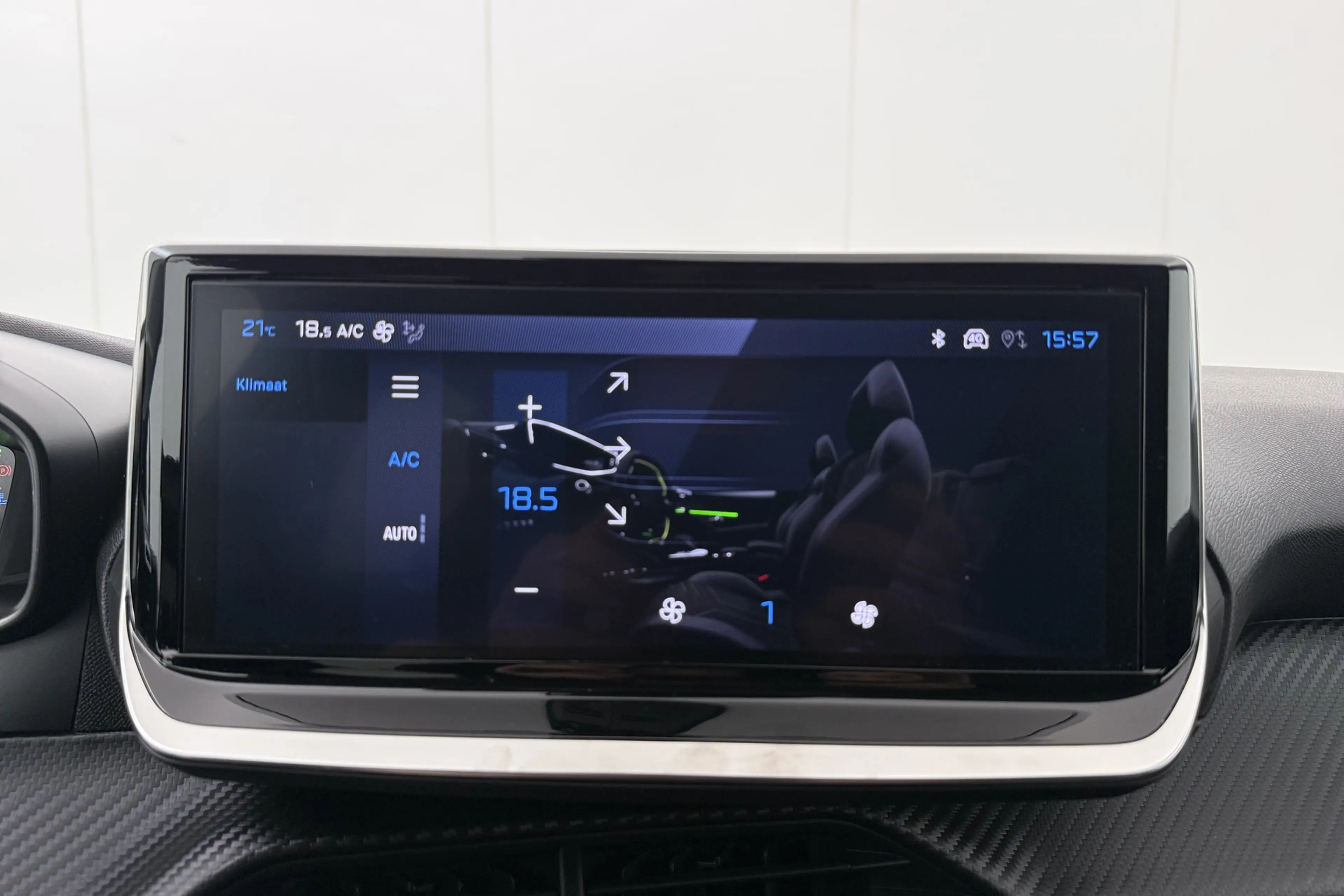 Peugeot 208 1.2T 101 PK Allure Half-Leder Carplay DAB Privacy — photo 23