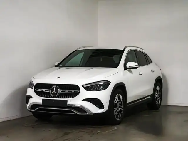 Mercedes-Benz GLA 180 Automatic Progressive Advanced Plus