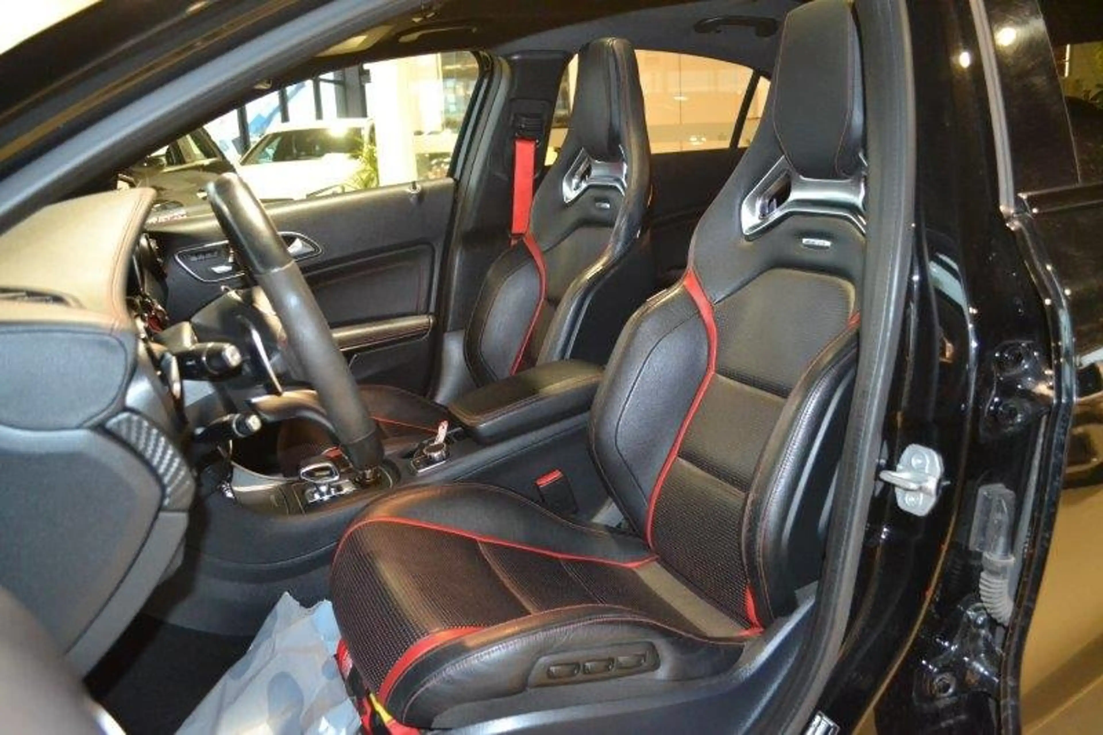 Mercedes-Benz A 45 AMG 4-Matic,performance,Race knop,AMG zetels — photo 7
