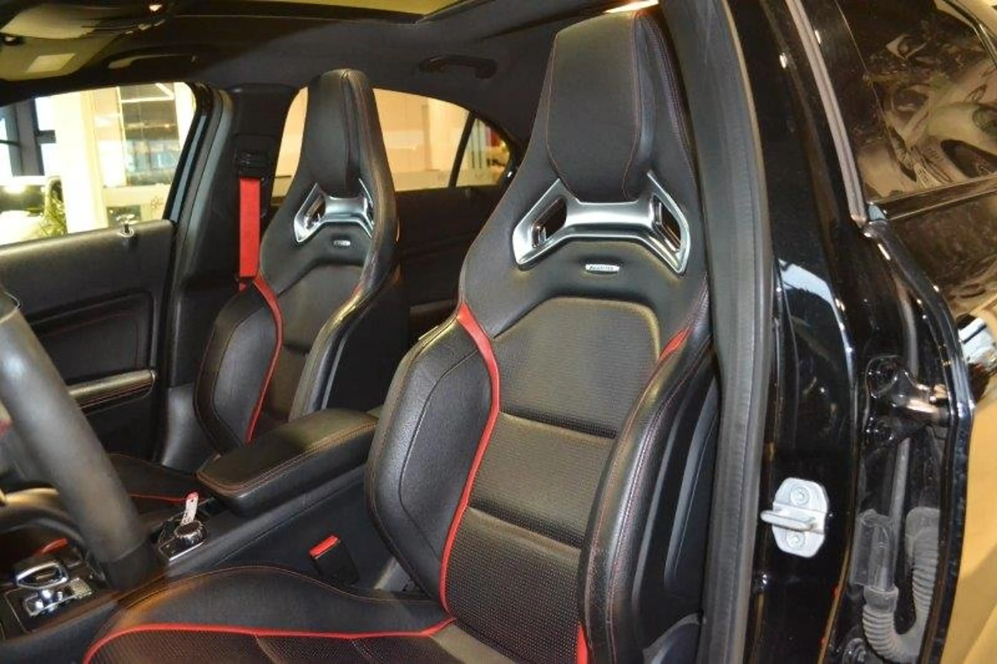 Mercedes-Benz A 45 AMG 4-Matic,performance,Race knop,AMG zetels — photo 11