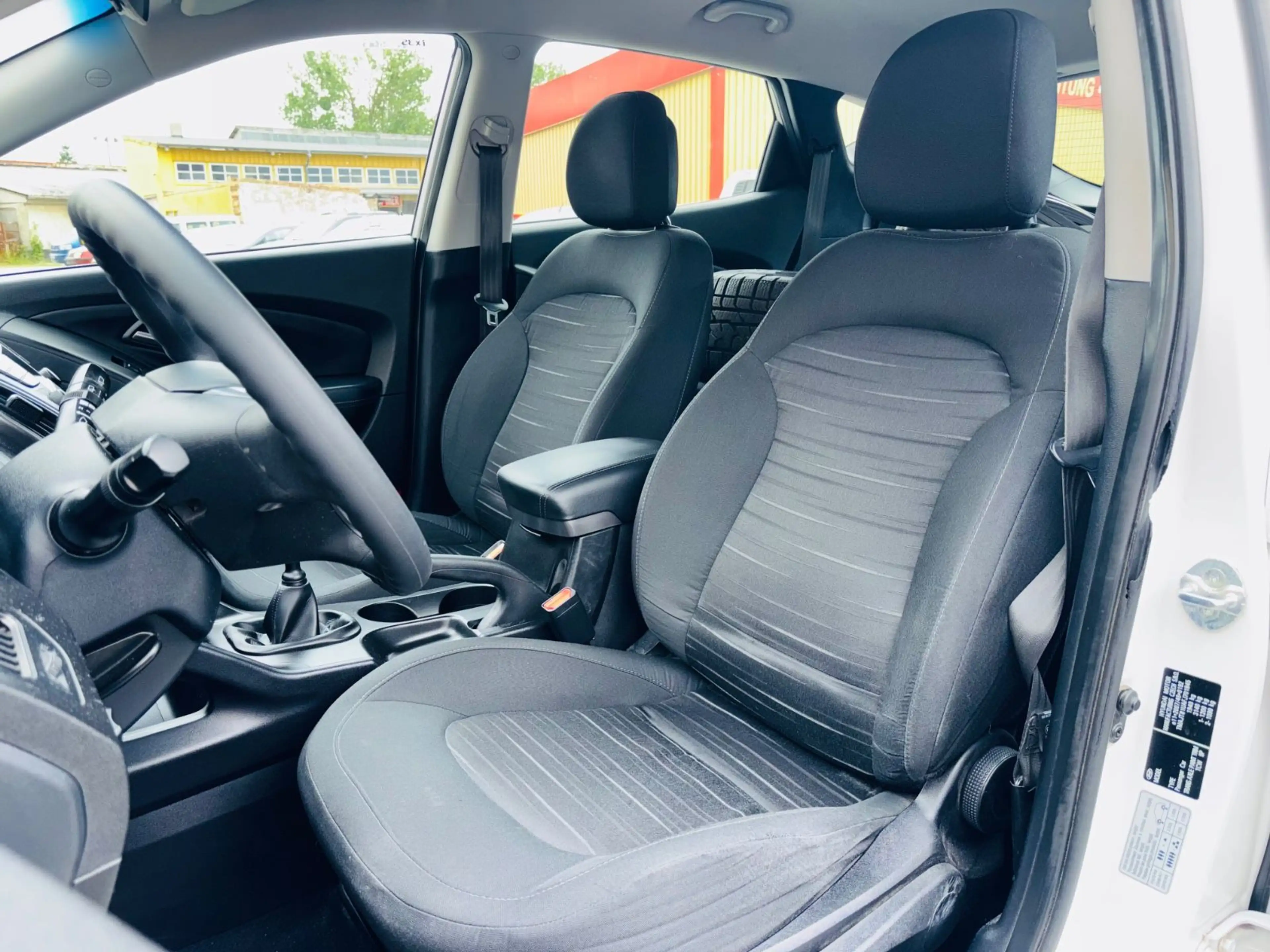 Hyundai iX35 Tucson 1.7 CRDi 8xbereift, 2-Hand, TÜV-NEU — photo 11