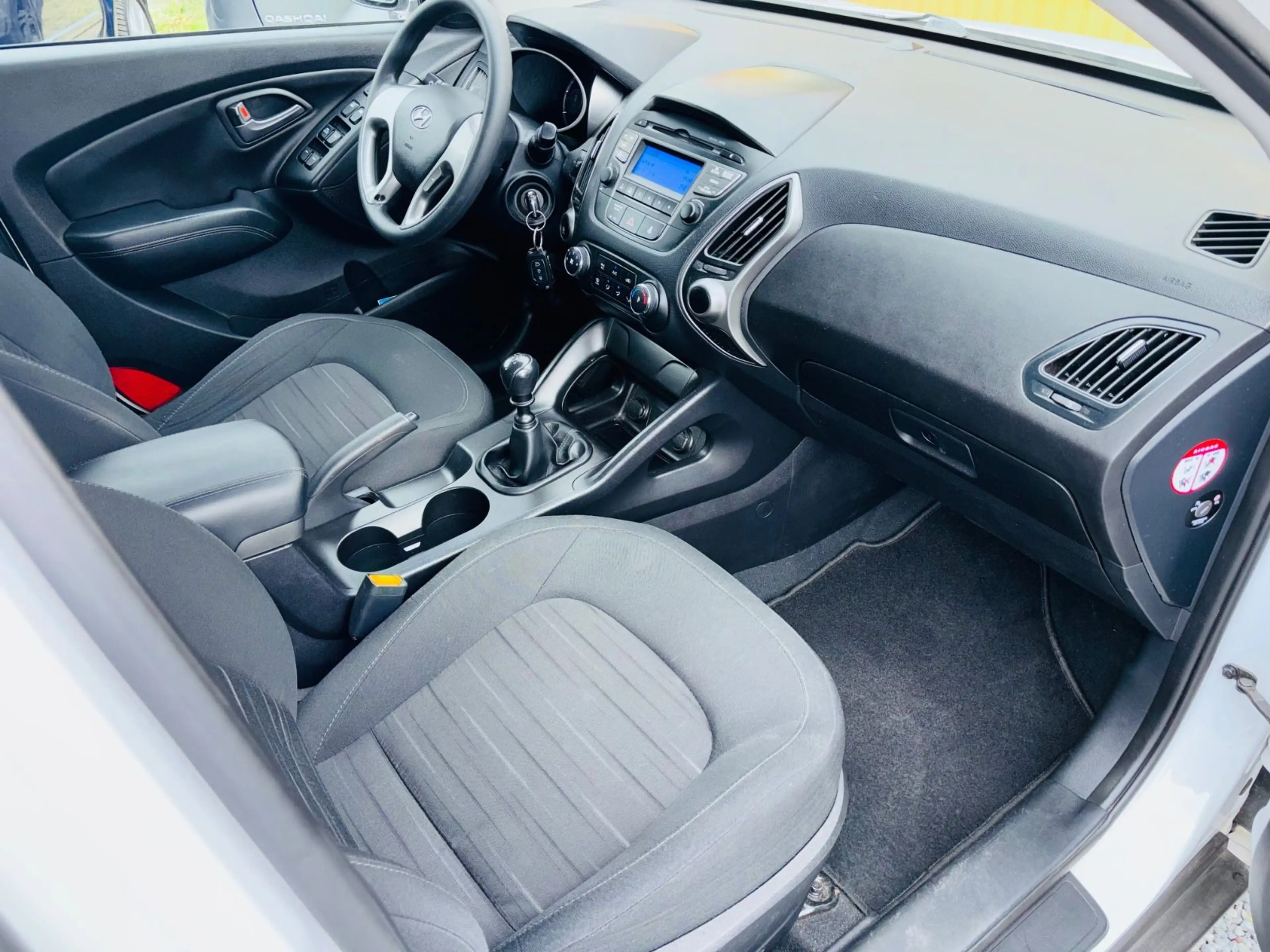 Hyundai iX35 Tucson 1.7 CRDi 8xbereift, 2-Hand, TÜV-NEU — photo 12