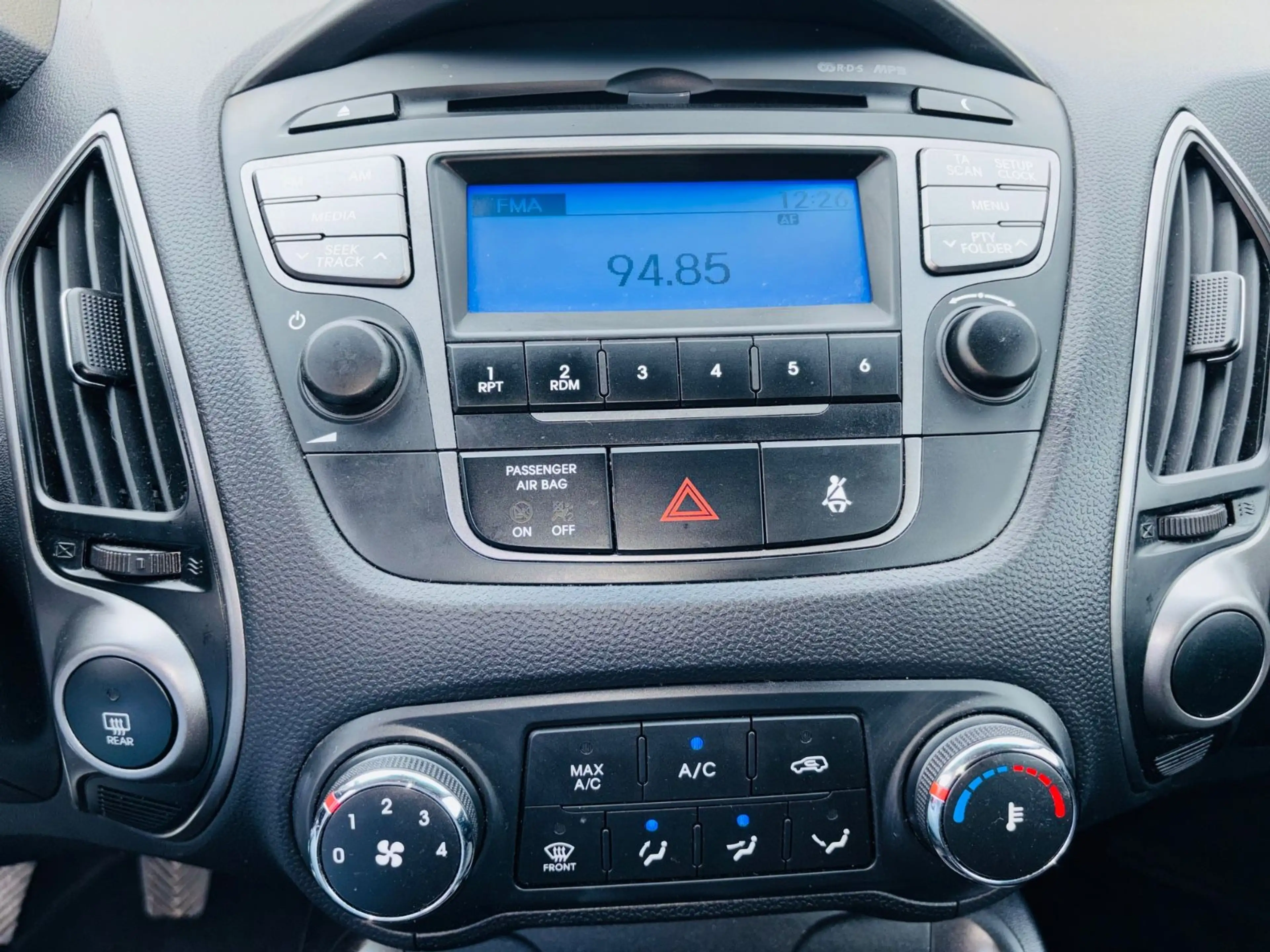 Hyundai iX35 Tucson 1.7 CRDi 8xbereift, 2-Hand, TÜV-NEU — photo 6