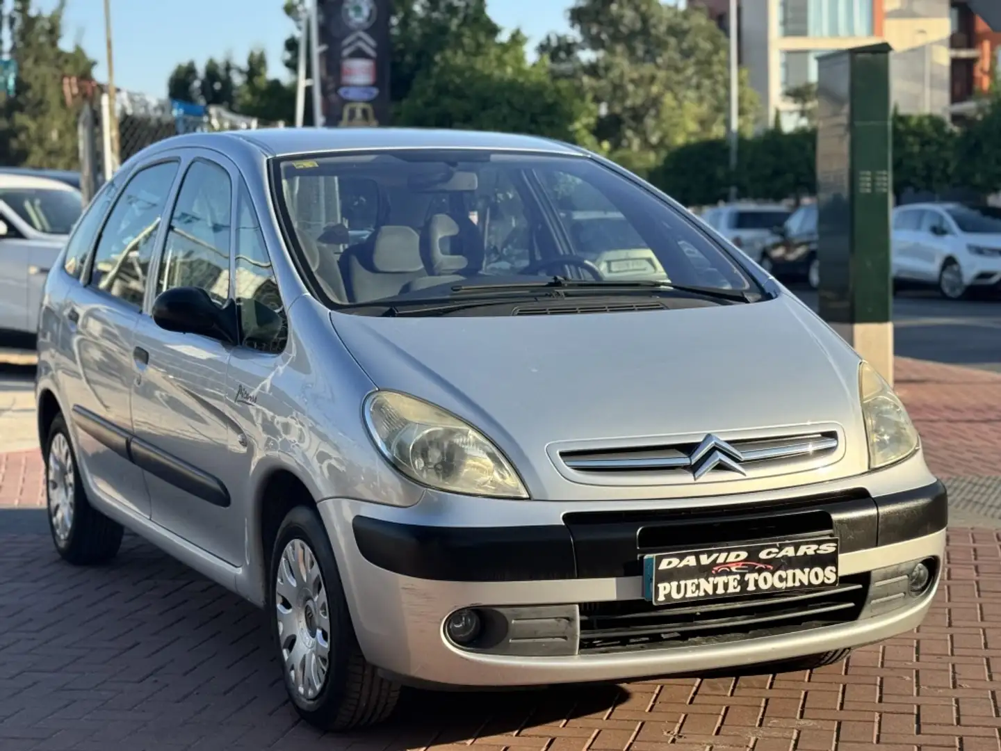 Citroen Xsara Picasso 1.6HDi Exclusive 07 Grijs - 2