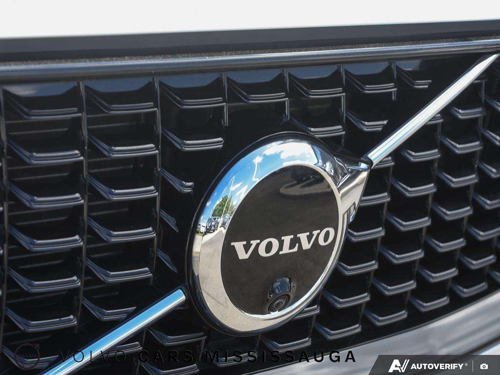 2023 Volvo XC90 thumb 9