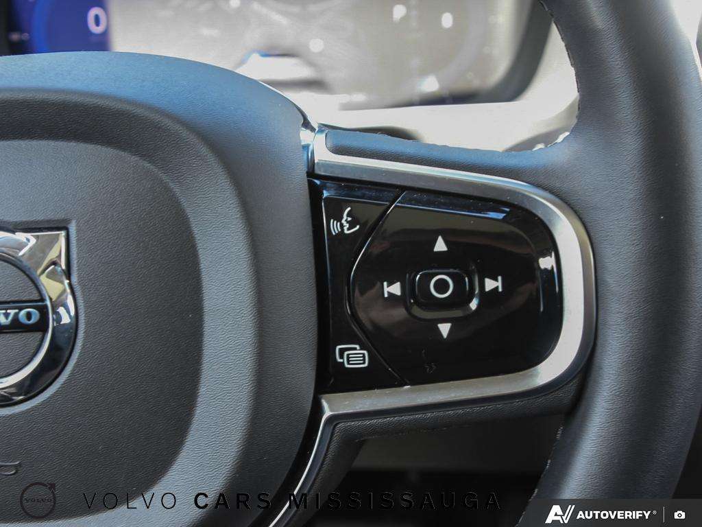 2023 Volvo XC90 thumb 18