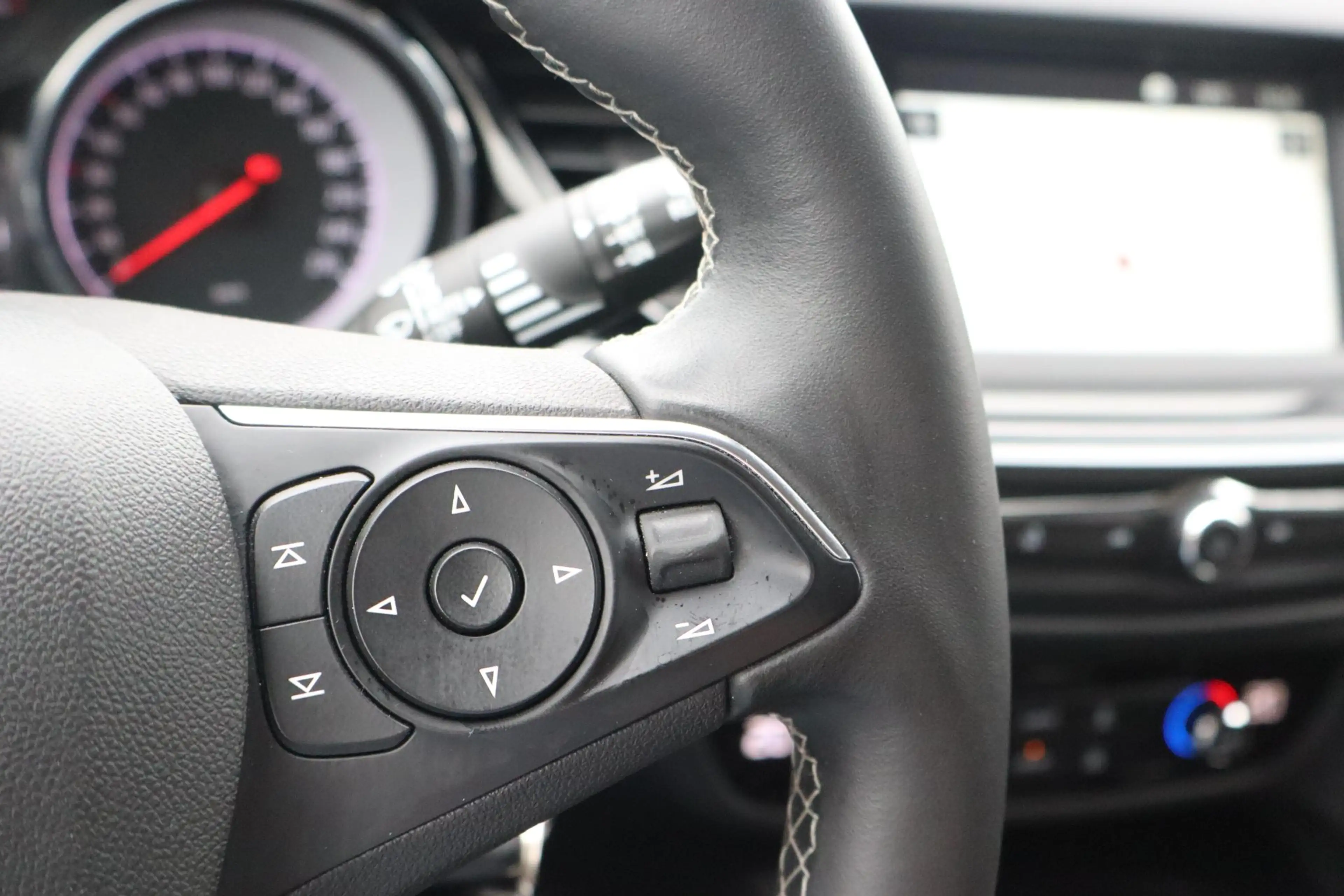 Opel Insignia Sports Tourer 1.5 Turbo Business Executive | OPC l — photo 16