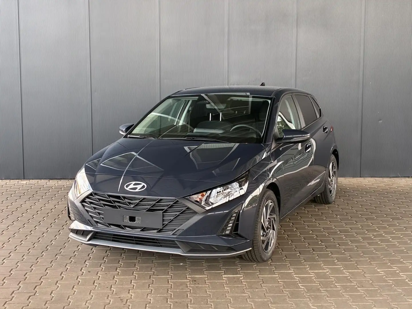Hyundai i20 Pure 1.2 MPI / Navi PDC Hinten + Kamera Abgedun... Grau - 1