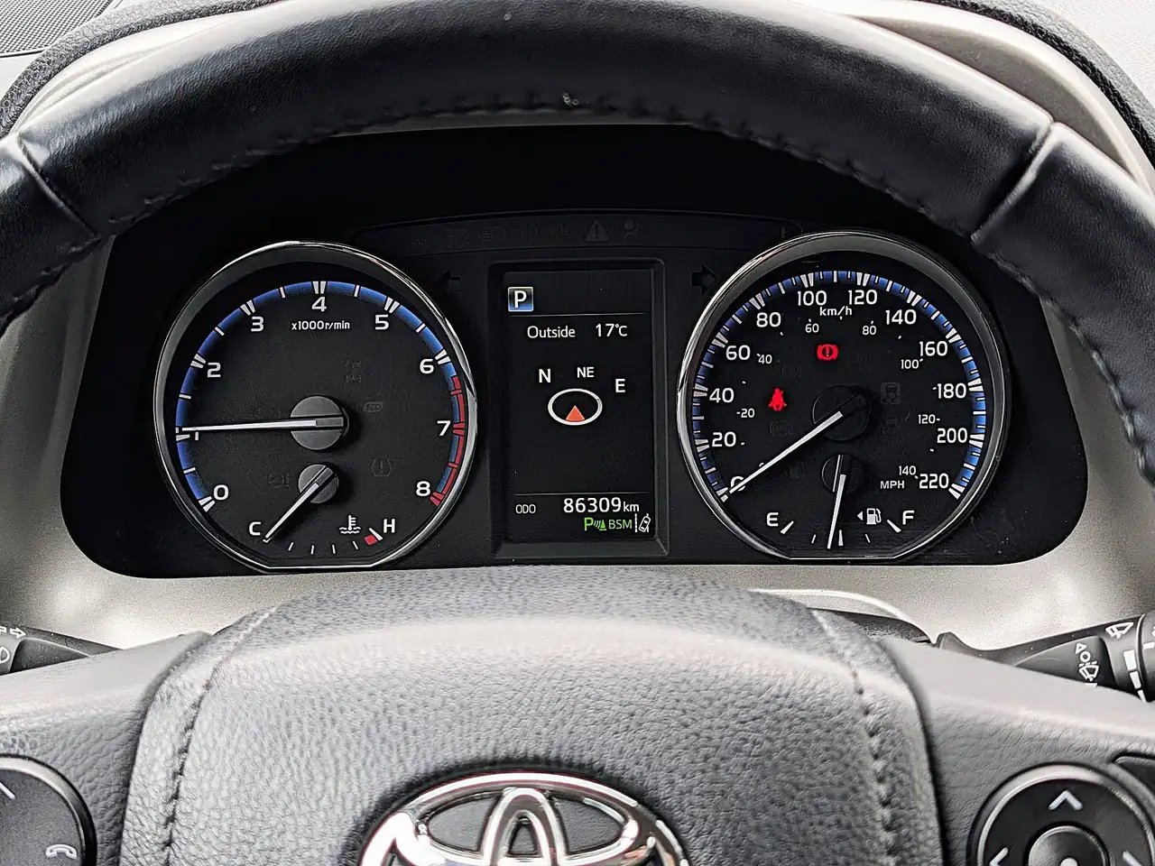 Toyota RAV 4 снимка Toyota RAV 4